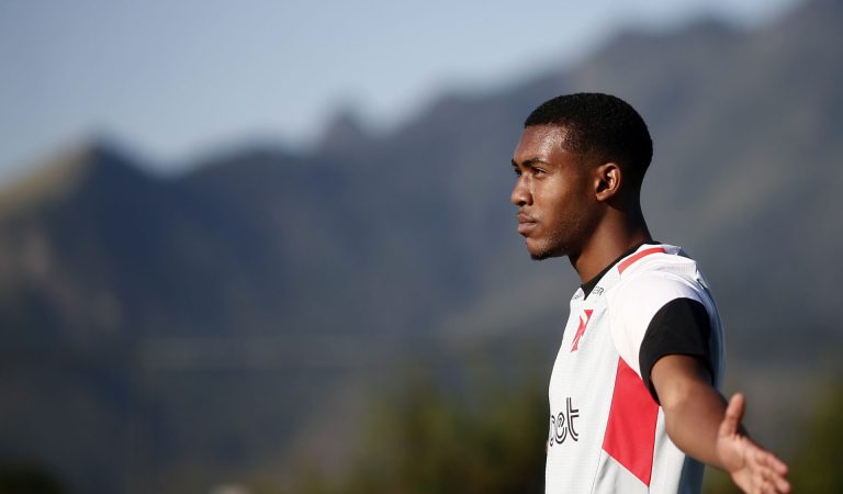 Destaque no ano, Rayan é procurado pelo Vasco para renovação