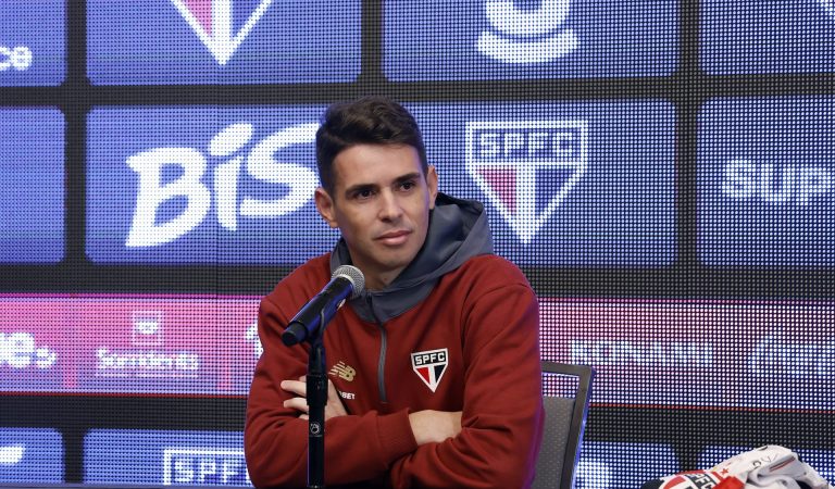 Oscar sofre lesão muscular e desfalcará novamente o São Paulo