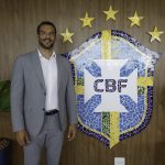 Samir Xaud, presiente da CBF, estuda fazer mudanças na arbitragem para 2026 | Foto: @rafaelribeirorio l CBF