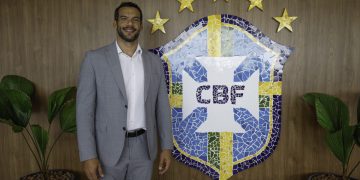 Samir Xaud, presiente da CBF, estuda fazer mudanças na arbitragem para 2026 | Foto: @rafaelribeirorio l CBF