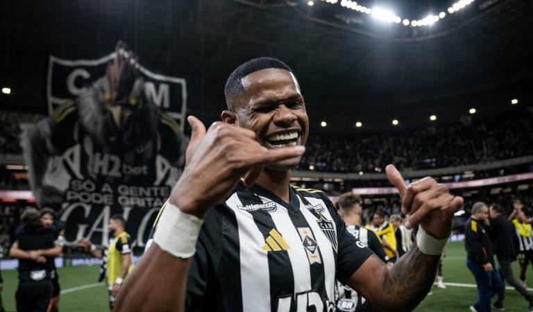 Atlético-MG comunica lesão de Júnior Santos que fará cirurgia