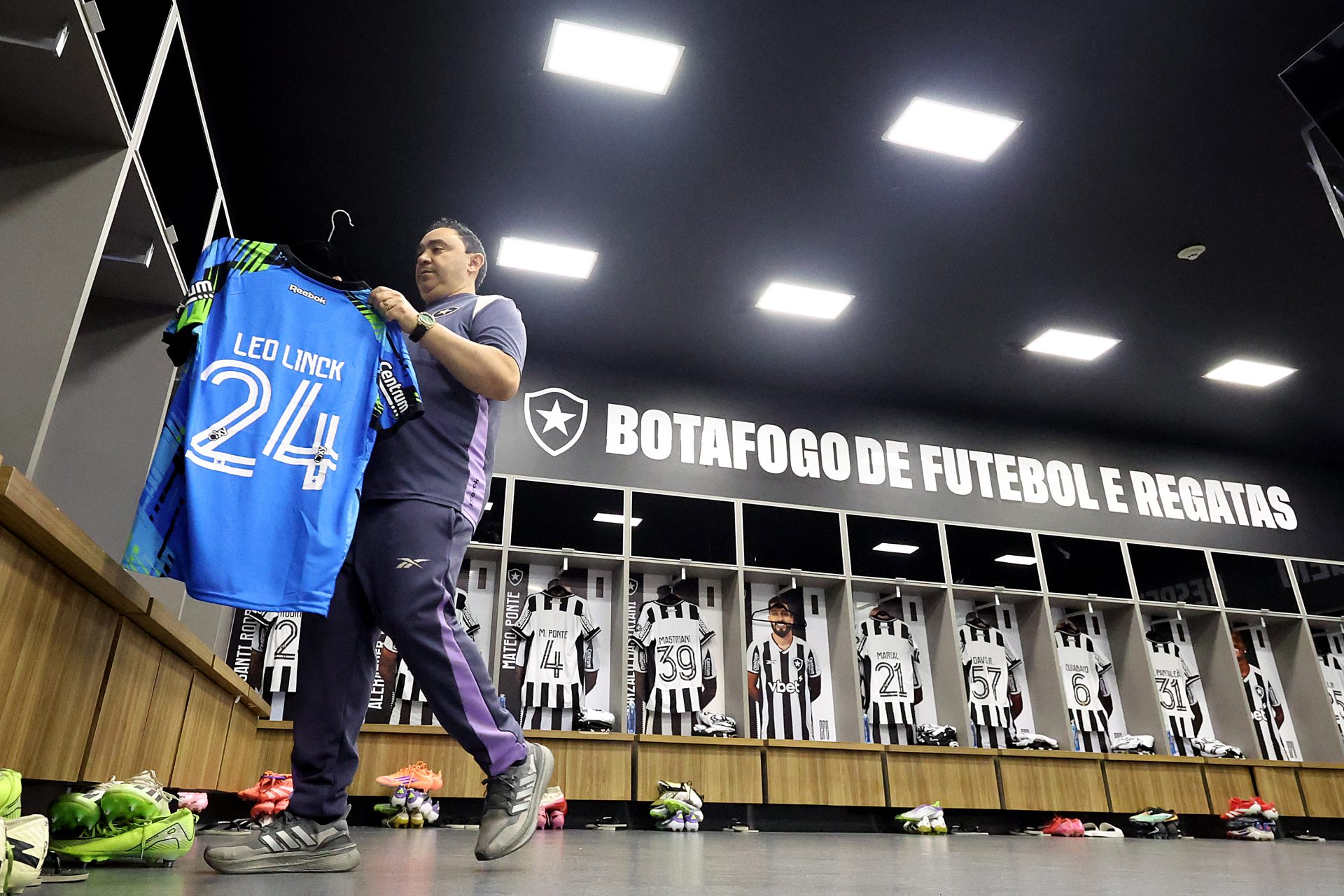 Botafogo encara o Bahia em confronto direto pelo G4