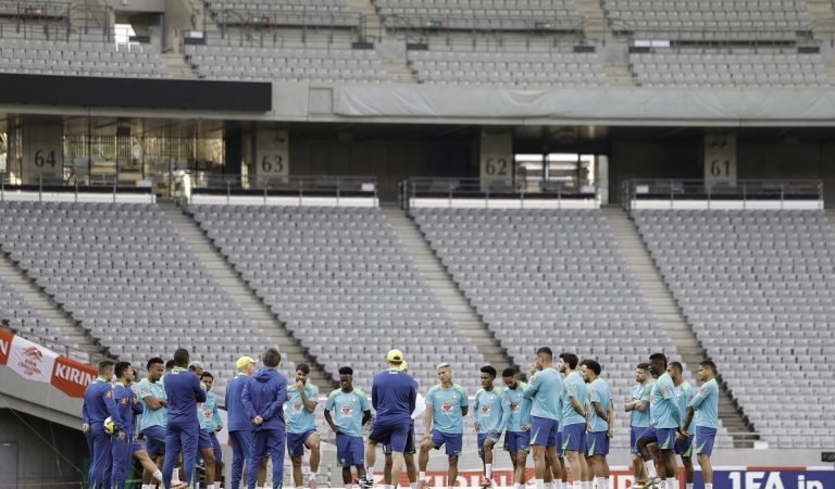 Ancelotti esboça time com oito mudanças para enfrentar o Japão