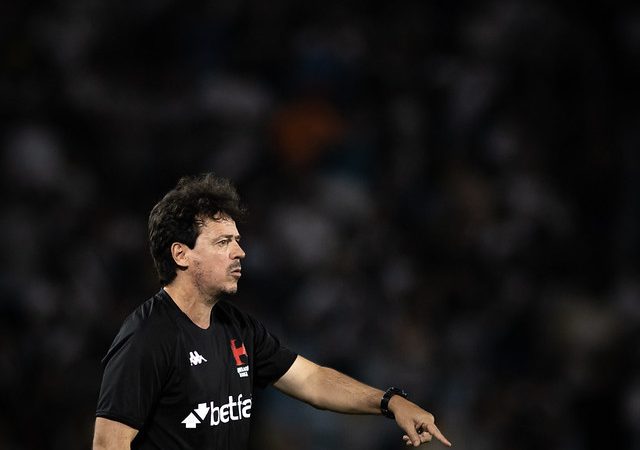 Vasco prepara renovação de contrato de Fernando Diniz