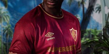Novo terceiro uniforme do Fluminense.