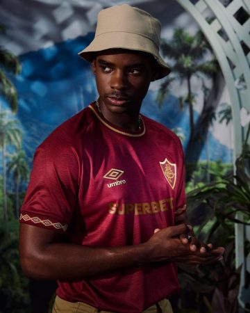 Novo terceiro uniforme do Fluminense.