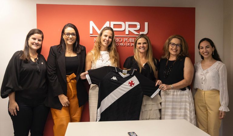 Vasco assina adesão à iniciativa “Pacto Ninguém se Cala”