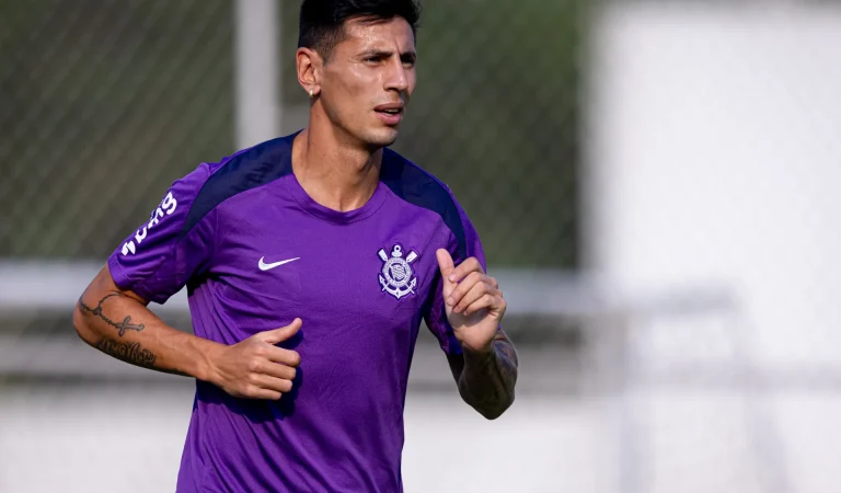 Corinthians inicia negociação para renovar com Angileri
