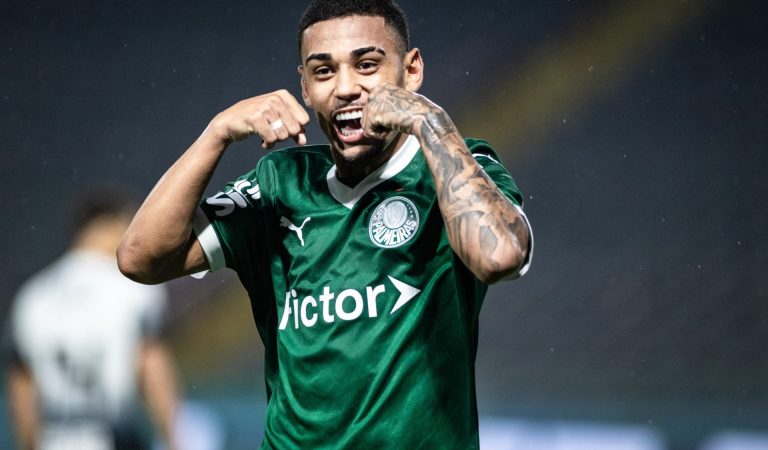 Zenit retoma interesse e prepara oferta ao Palmeiras por Riquelme