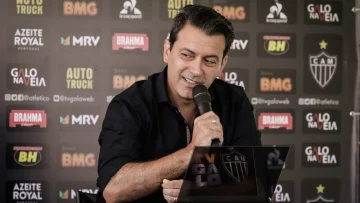 Grêmio tem interesse na vinda de Rui Costa, atualmente no São Paulo | Foto: Bruno Cantini - Agência Galo | Atlético