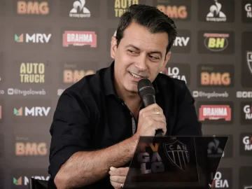Grêmio tem interesse na vinda de Rui Costa, atualmente no São Paulo | Foto: Bruno Cantini - Agência Galo | Atlético
