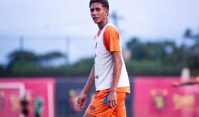 Botafogo negocia contratação de jovem zagueiro do Sport