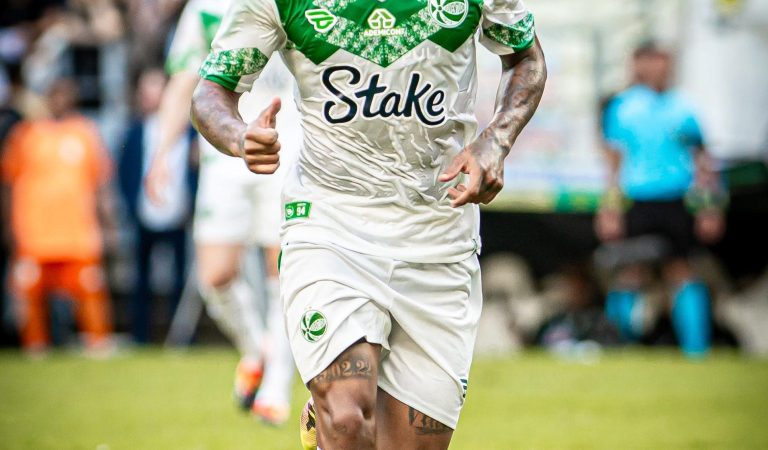 Veron reencontra Palmeiras pelo Brasileirão