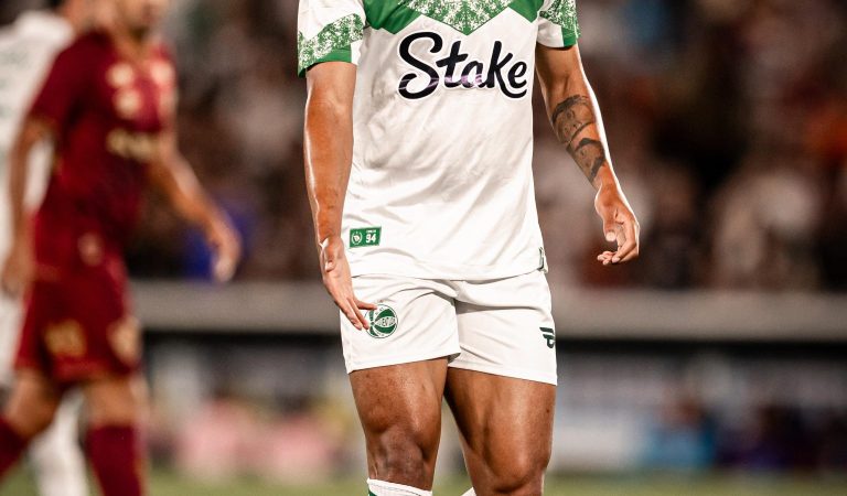 Caíque, do Juventude, é o terceiro volante com mais desarmes do Brasileirão