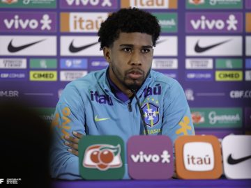 Andrey Santos durante coletiva pela Seleção | Foto: @rafaelribeirorio - CBF