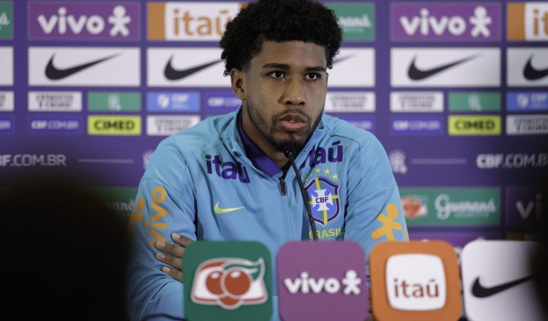 Andrey fala sobre momento no Chelsea e revela torcida ao Vasco