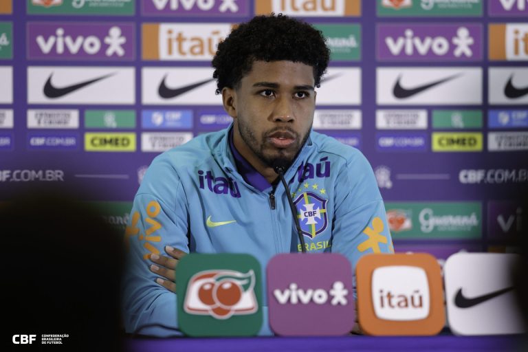 Andrey Santos durante coletiva pela Seleção | Foto: @rafaelribeirorio - CBF