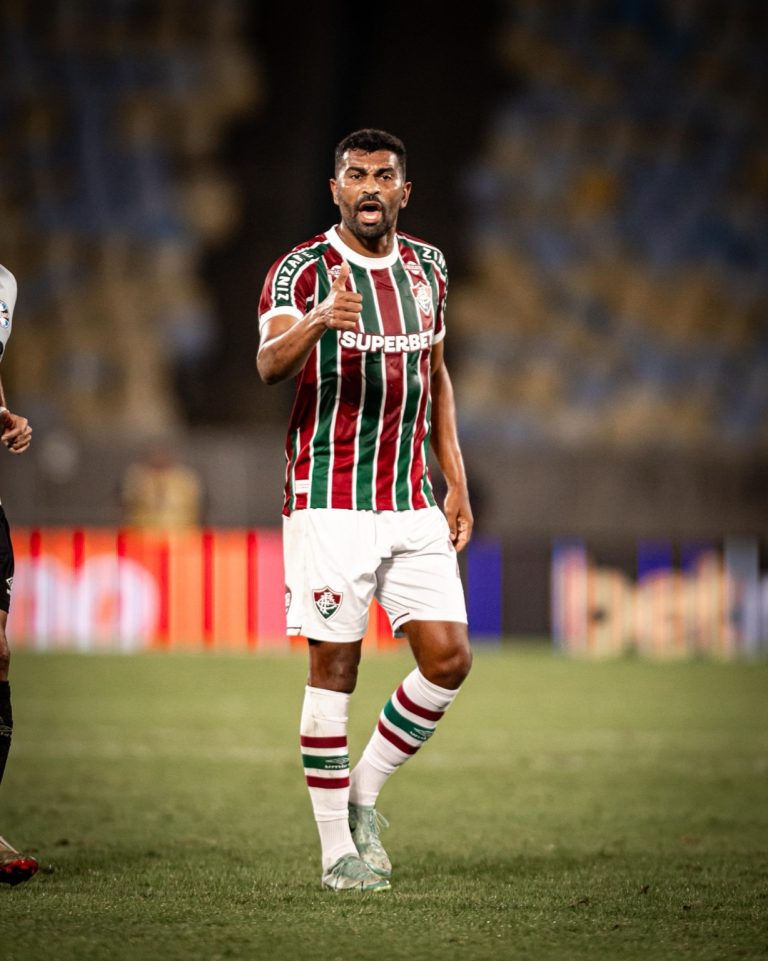 Thiago Santos, atuando pelo Fluminense.