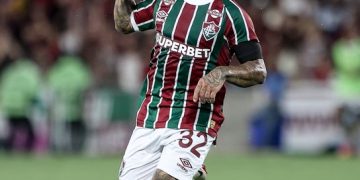 Lucho Acosta comemorando seu gol contra o Flamengo.