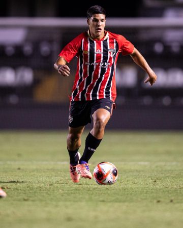 Nicolas Bosshardt em ação pelo São Paulo