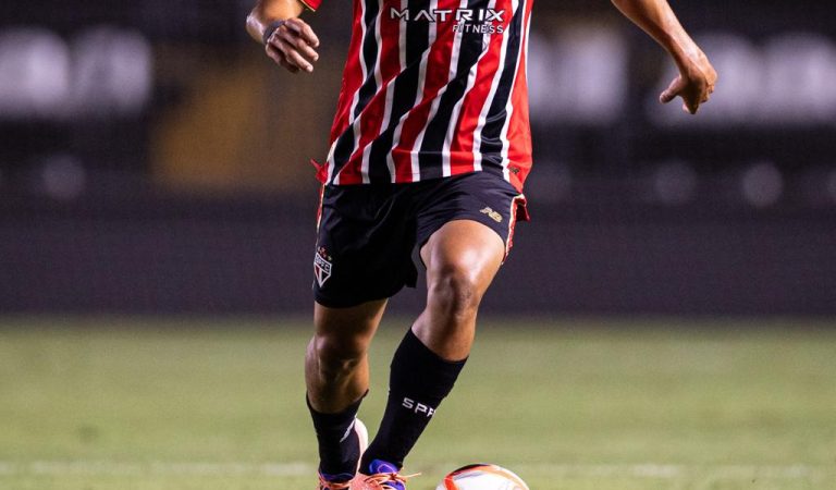 Nicolas Bosshardt, jovem jóia, ganha espaço no São Paulo após lesões