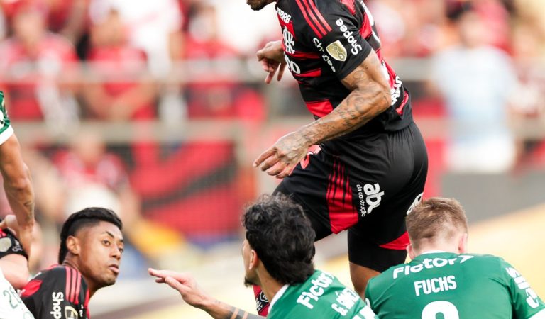 Flamengo domina e leva a melhor na final da Libertadores