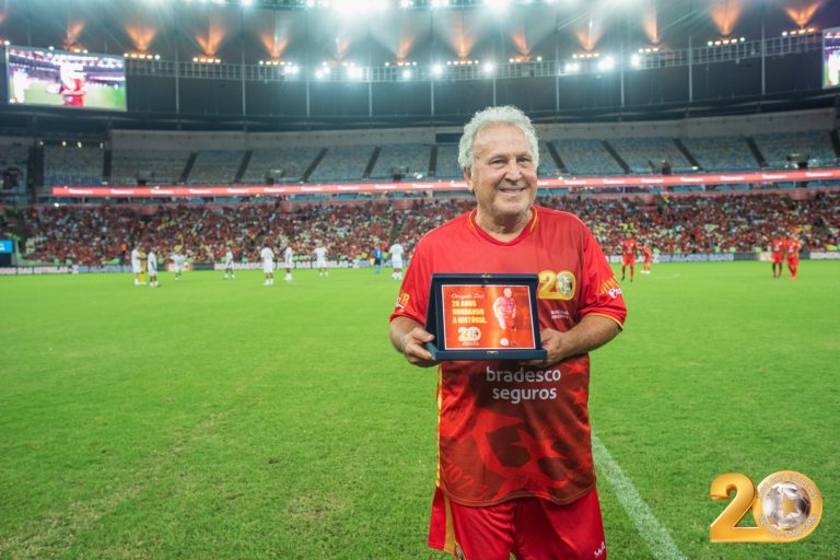 Zico durante a 20ª edição do Jogo das Estrelas no Maracanã (Foto: Divulgação JDE)
