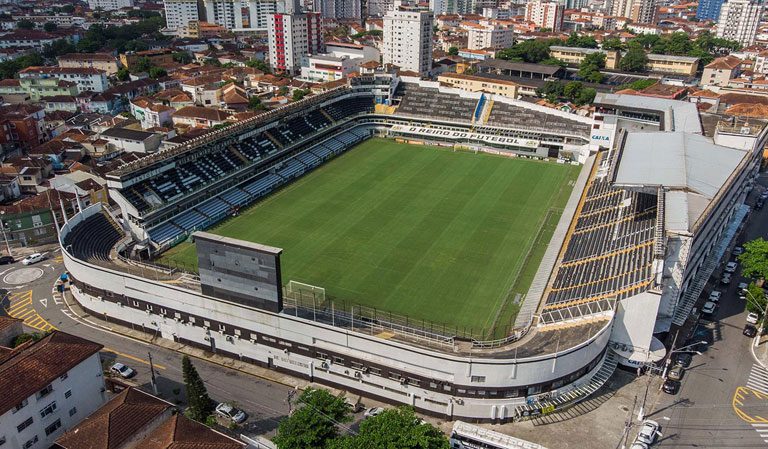 Flamengo visita São Paulo em duelo decisivo na Vila Belmiro