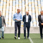 Príncipe William, com os dirigentes de Flamengo e Fluminense.