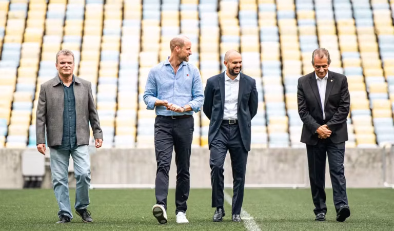 Príncipe William visita o Maracanã e promove encontro com clubes cariocas