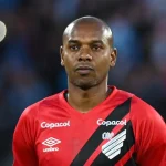 Fernandinho em ação pelo Athletico (Foto: José Tramontin/CAP)