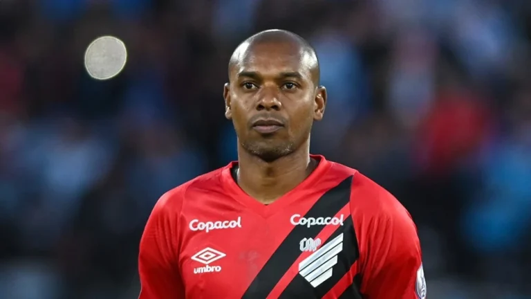 Fernandinho em ação pelo Athletico (Foto: José Tramontin/CAP)