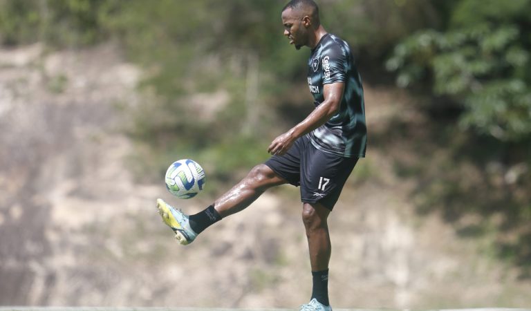 Palmeiras apresenta oferta ao Botafogo por Marlon Freitas