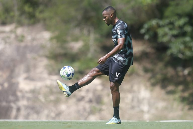 Palmeiras está perto de acertar a compra de Marlon Freitas | Foto: Vitor Silva - Botafogo