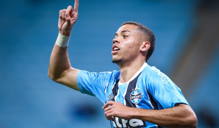 Grêmio acerta venda de Alysson para clube inglês
