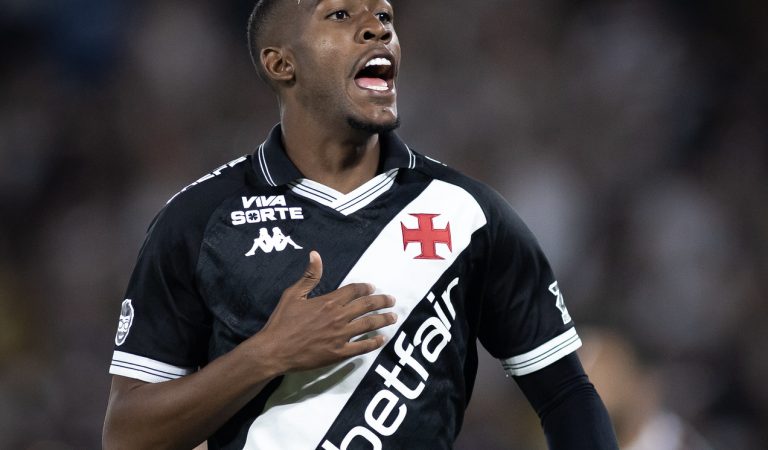 Vasco recusa proposta de Zenit por Rayan