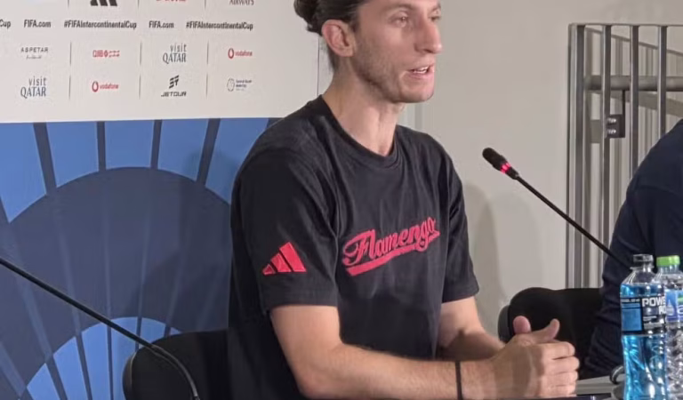 Filipe Luís analisa Cruz Azul e deixa seu futuro em aberto