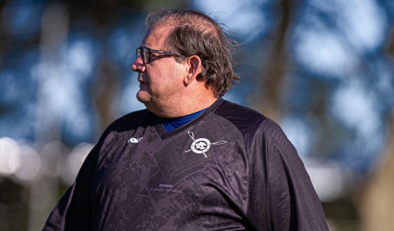 Impasse da multa rescisória trava renovação de Guto com Remo