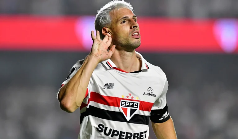 São Paulo sofre transfer ban por não pagamento de comissão