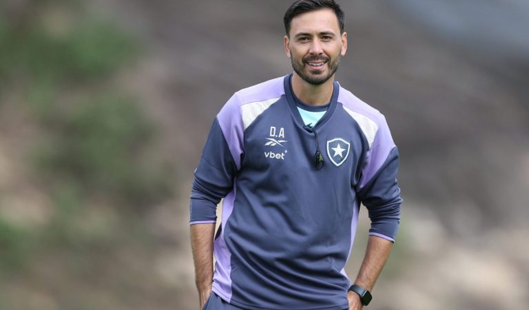 Davide Ancelotti deixa Botafogo, por divergência com diretoria