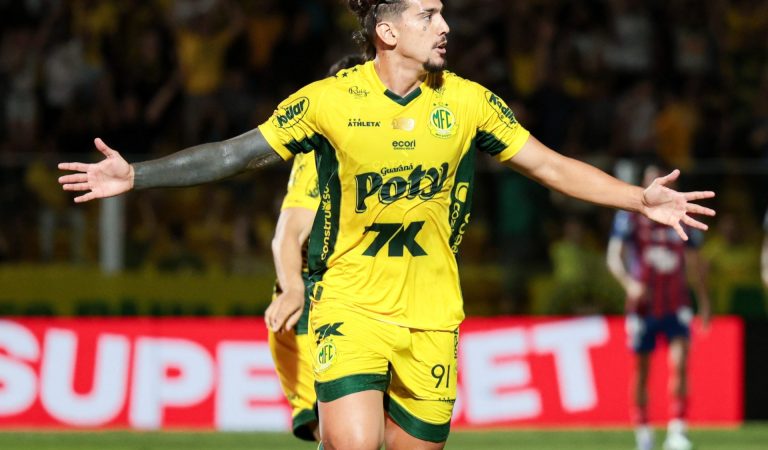 Cruzeiro negocia contratação de Francisco Da Costa, ex-Mirassol