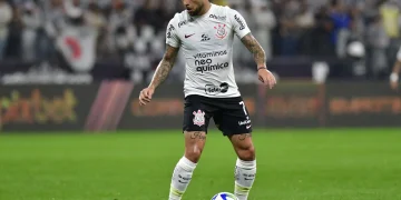 Maycon durante partida pelo Corinthians | Foto: Eduardo Carmim | Photo Premium - Gazeta Press