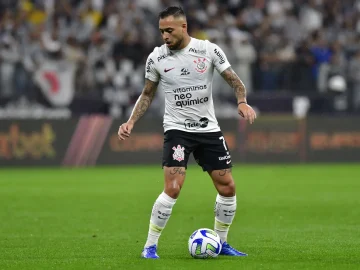 Maycon durante partida pelo Corinthians | Foto: Eduardo Carmim | Photo Premium - Gazeta Press