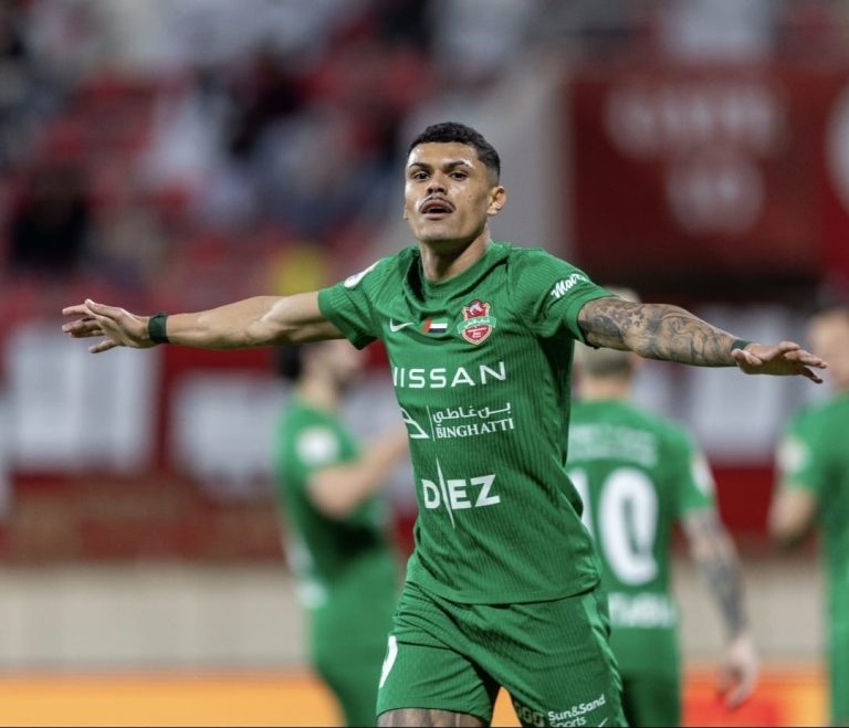 Mateusão em ação pelo Shabab Al Ahli (Foto: Divulgação)