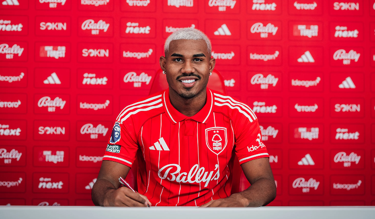 Vasco acerta contratação de jogador da Premier League