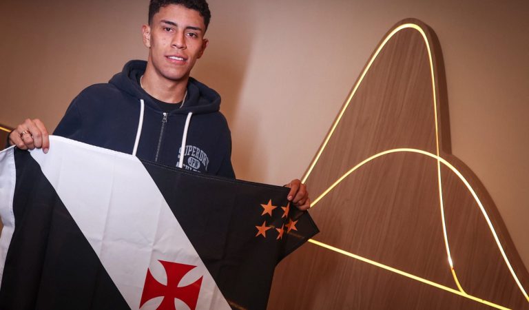 Johan Rojas desembarcou no Rio para assinar com o Vasco