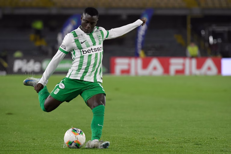 Hinestroza em ação pelo Atlético Nacional | Foto: Mauricio Alvarado Lozada