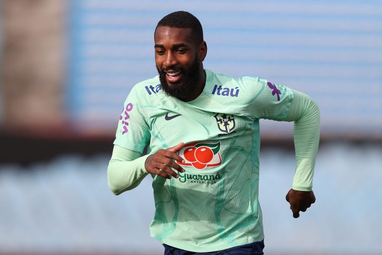 Gerson durante treino pela Seleção Brasileira | Foto: Vitor Silva - CBF