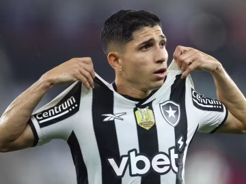 Savarino atuando pelo Botafogo.