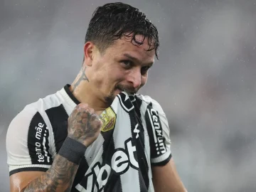 Artur tem contrato até final de 2029 com o Botafogo | Foto: Vitor Silva - Botafogo